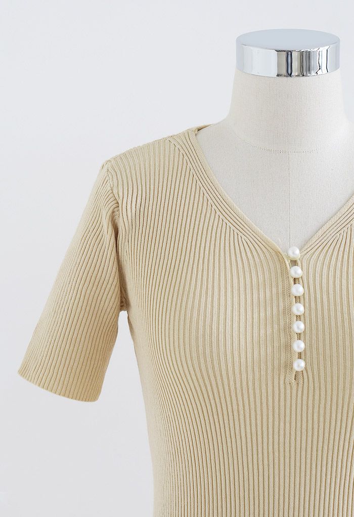Pearly Button Short Sleeve Knit Top in Camel