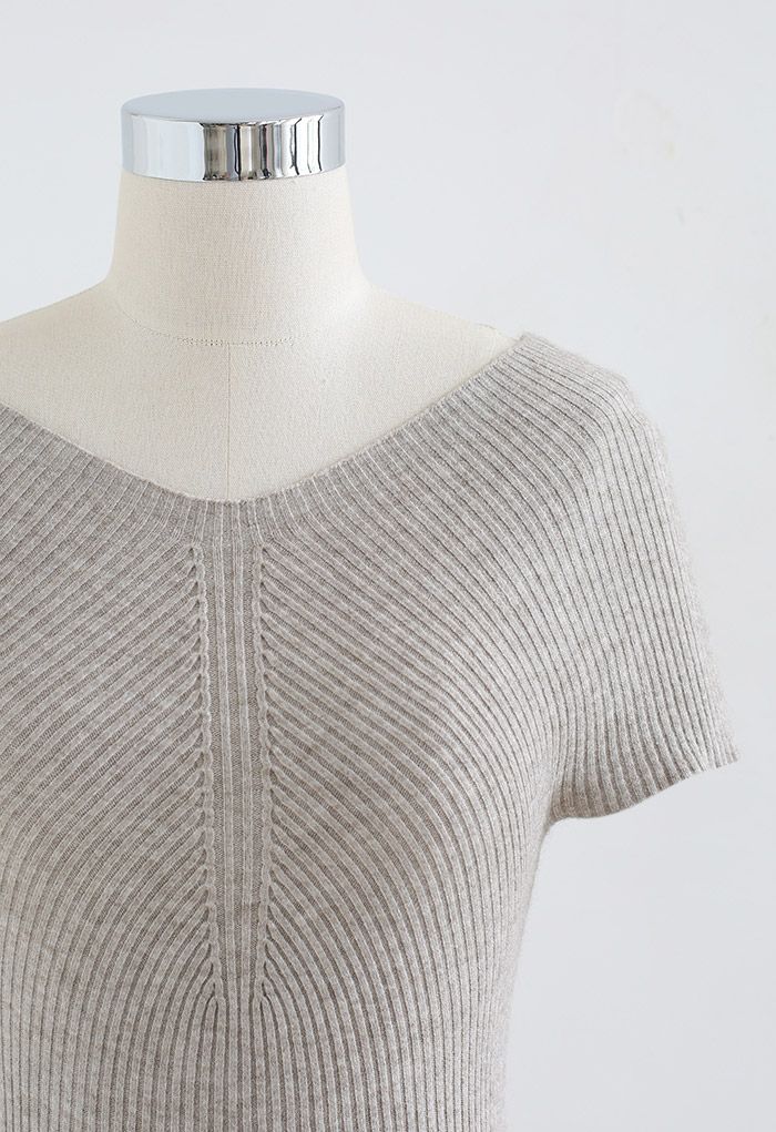 V-Neck Short-Sleeve Fitted Knit Top in Linen
