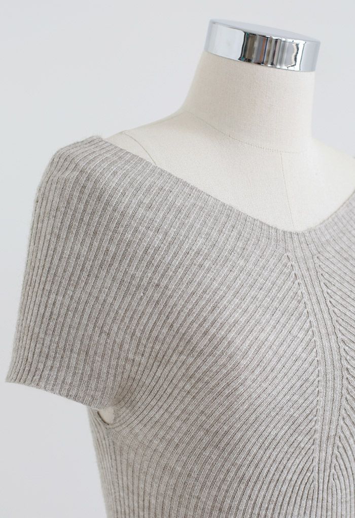 V-Neck Short-Sleeve Fitted Knit Top in Linen