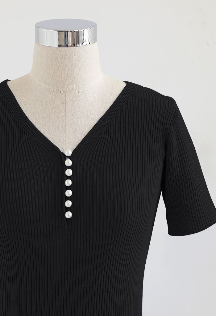 Pearly Button Short Sleeve Knit Top in Black