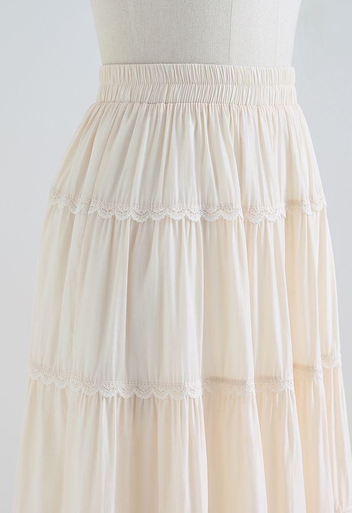 Scalloped Lace Pleated Frilling Midi Skirt in Cream