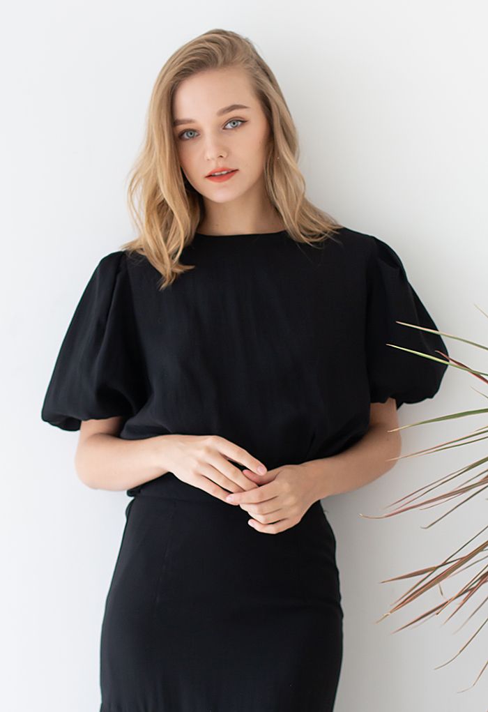 Round Neck Bubble Sleeve Crop Top in Black