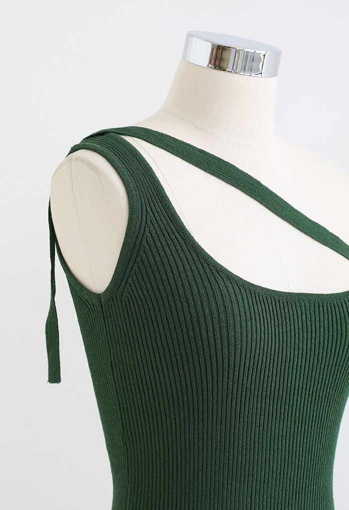 Button Strap One-Shoulder Knit Tank Top in Green