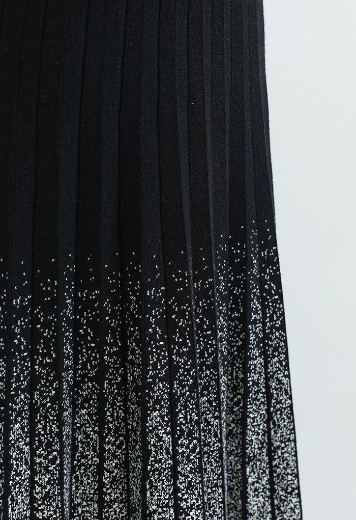 Dense Dots Pleated Ombre Knit Skirt in Black