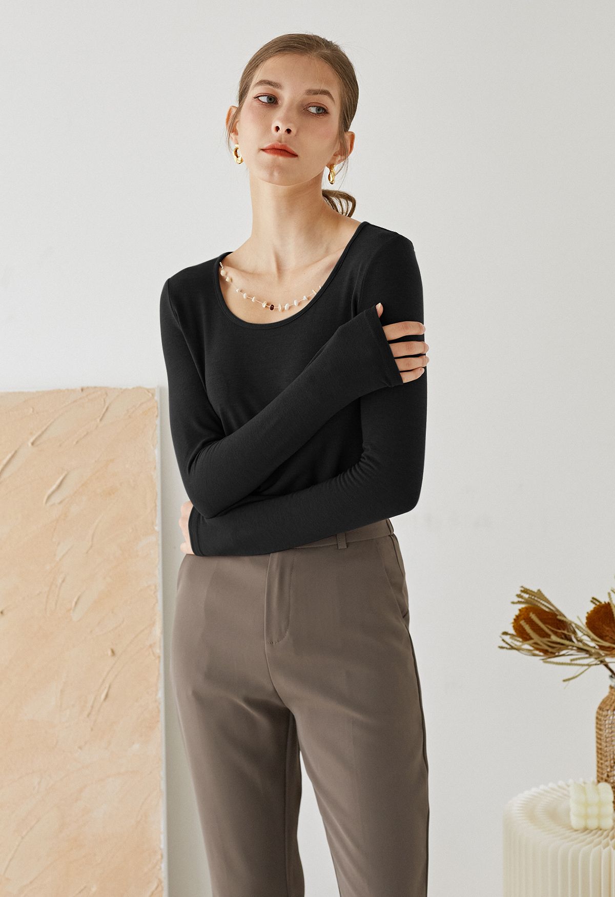 Pebble Necklace Long Sleeve Top in Black