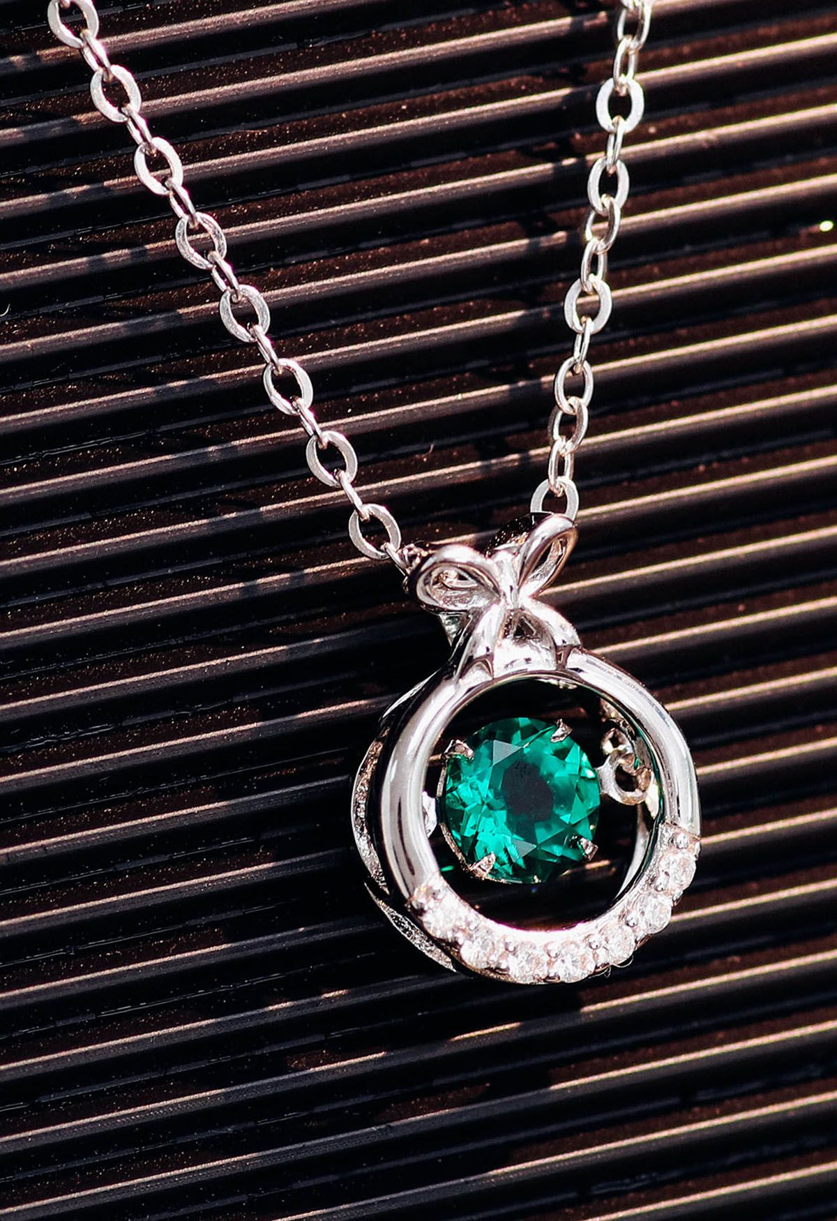 Hollow Out Rounded Emerald Gem Necklace - Retro, Indie and Unique Fashion