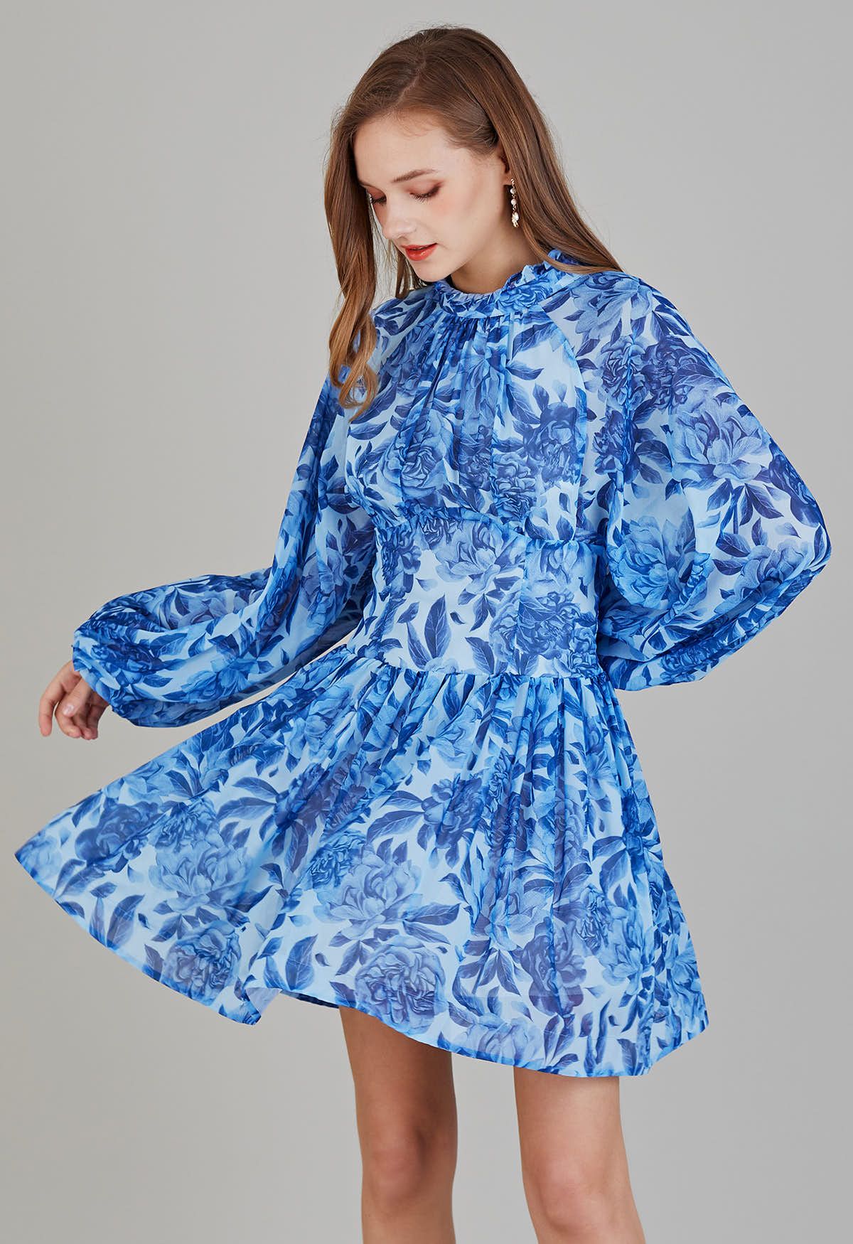 Cutout Back Floral Bubble Sleeve Frilling Dress in Blue