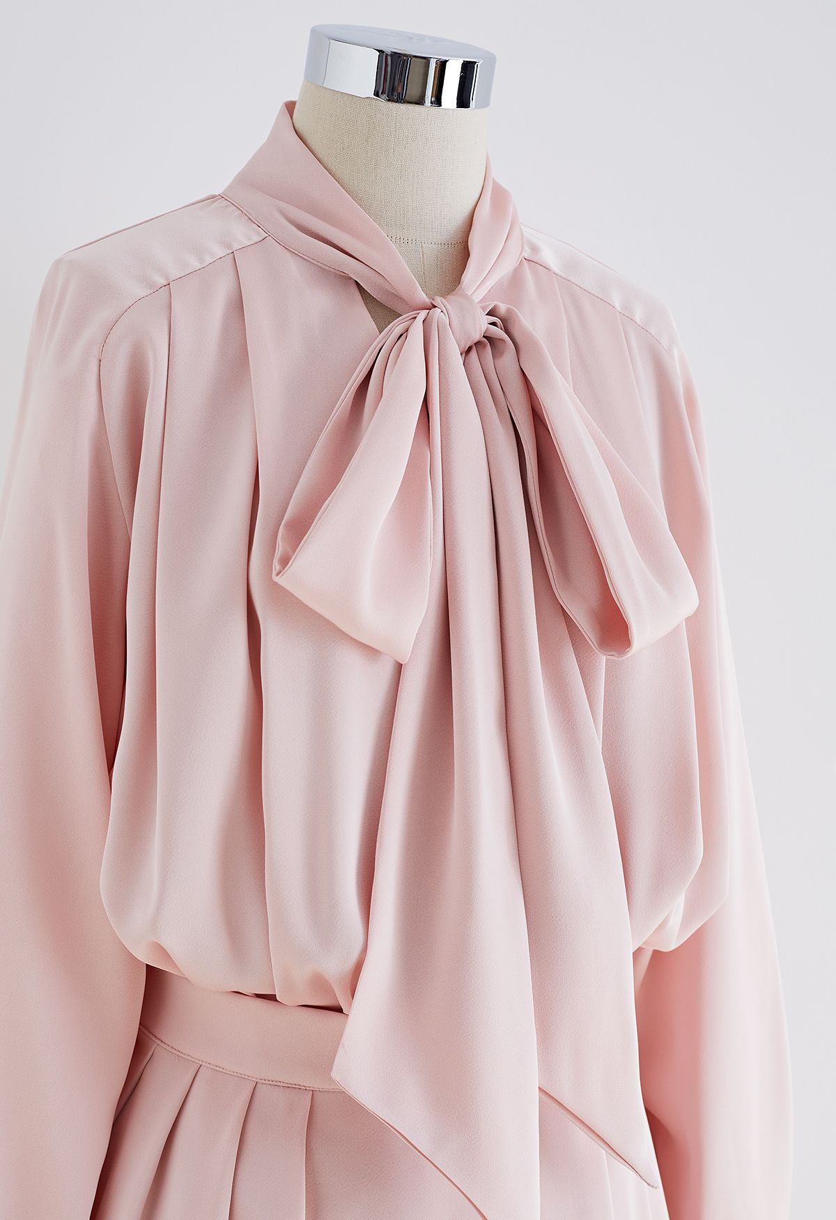 Bowknot Neckline Pleated Satin Dress in Pink