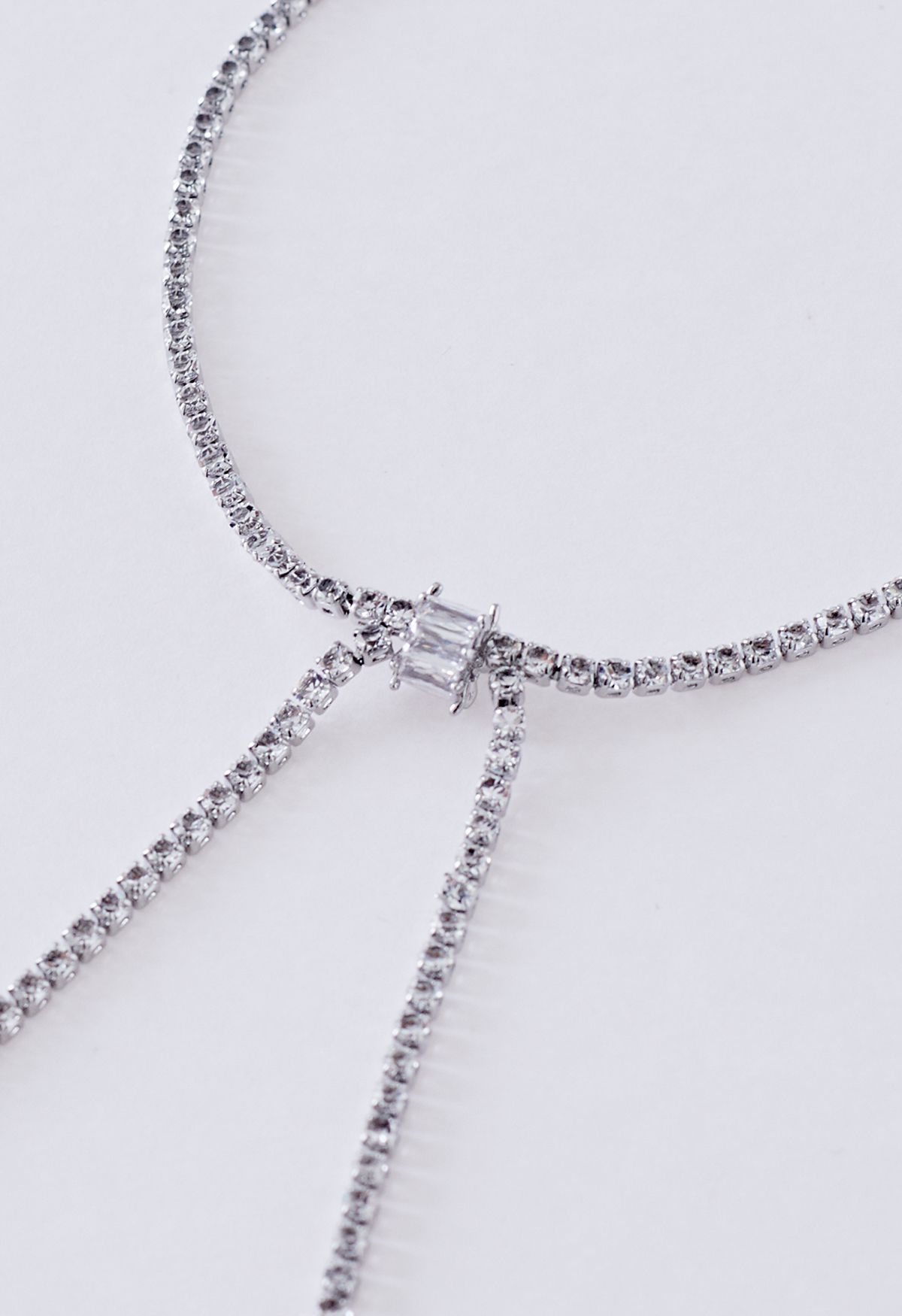 Full Diamond Knotted Clavicle Necklace