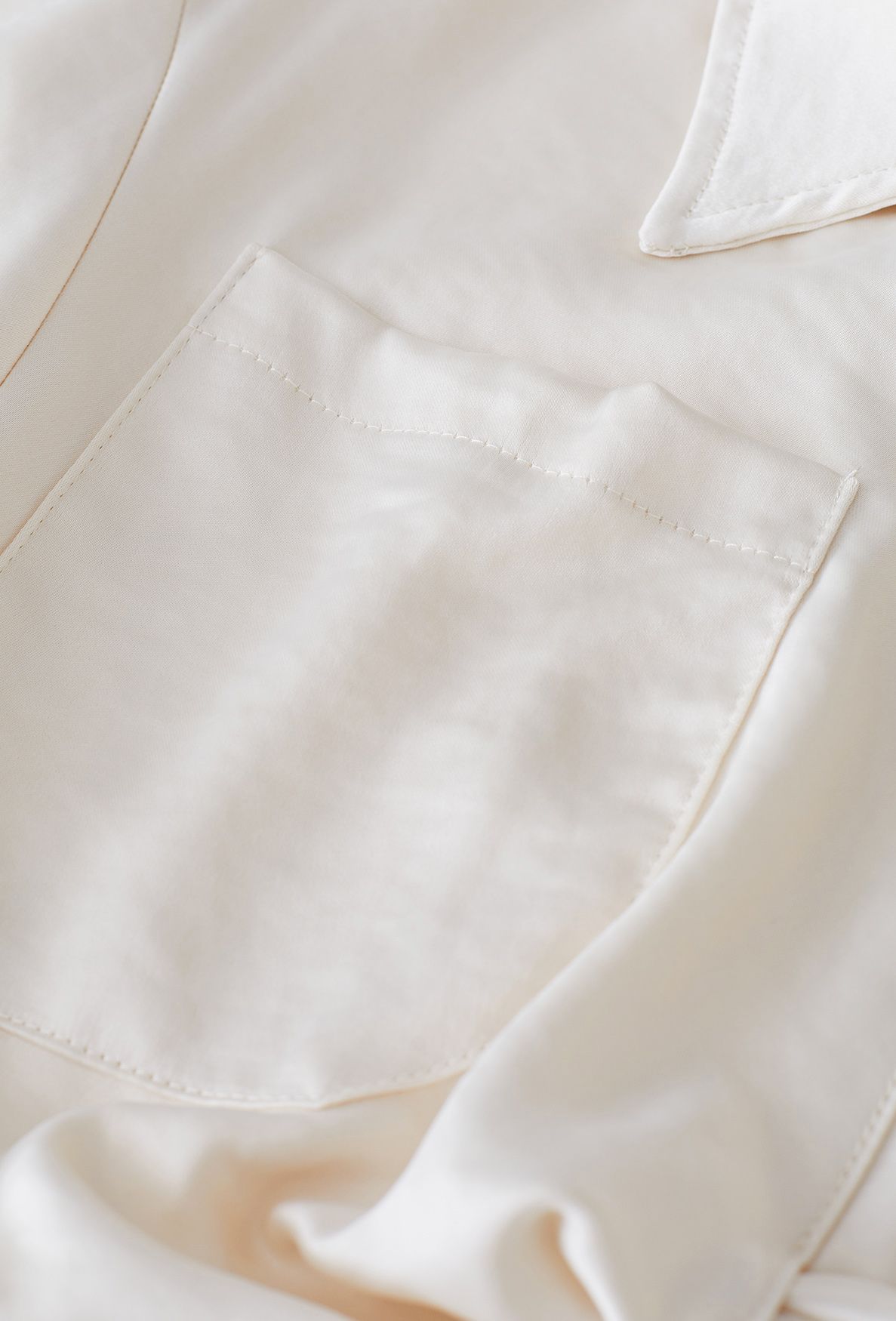 Pockets Twist Satin Crop Shirt in Cream