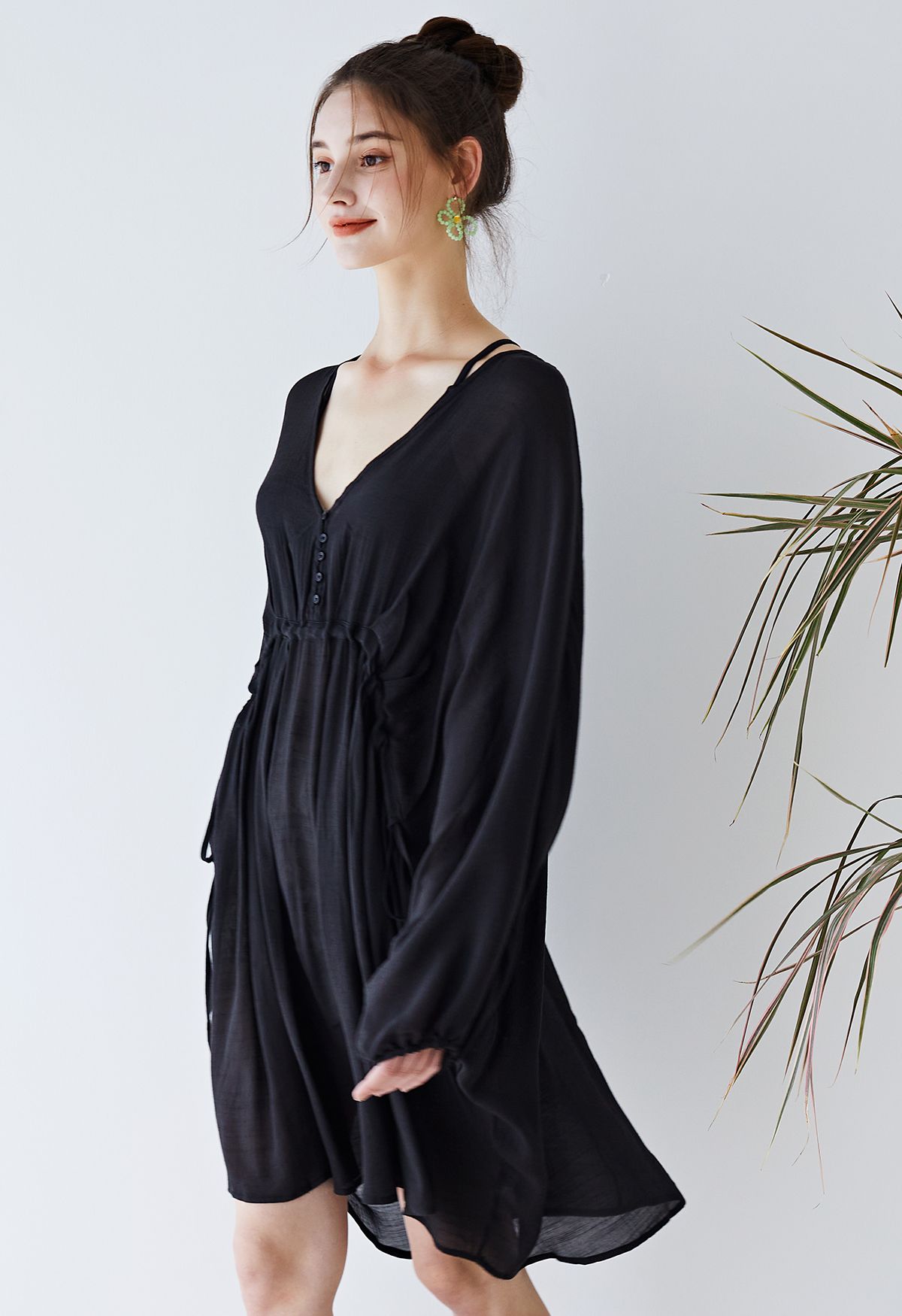 Batwing Sleeves V-Neck Tunic in Black