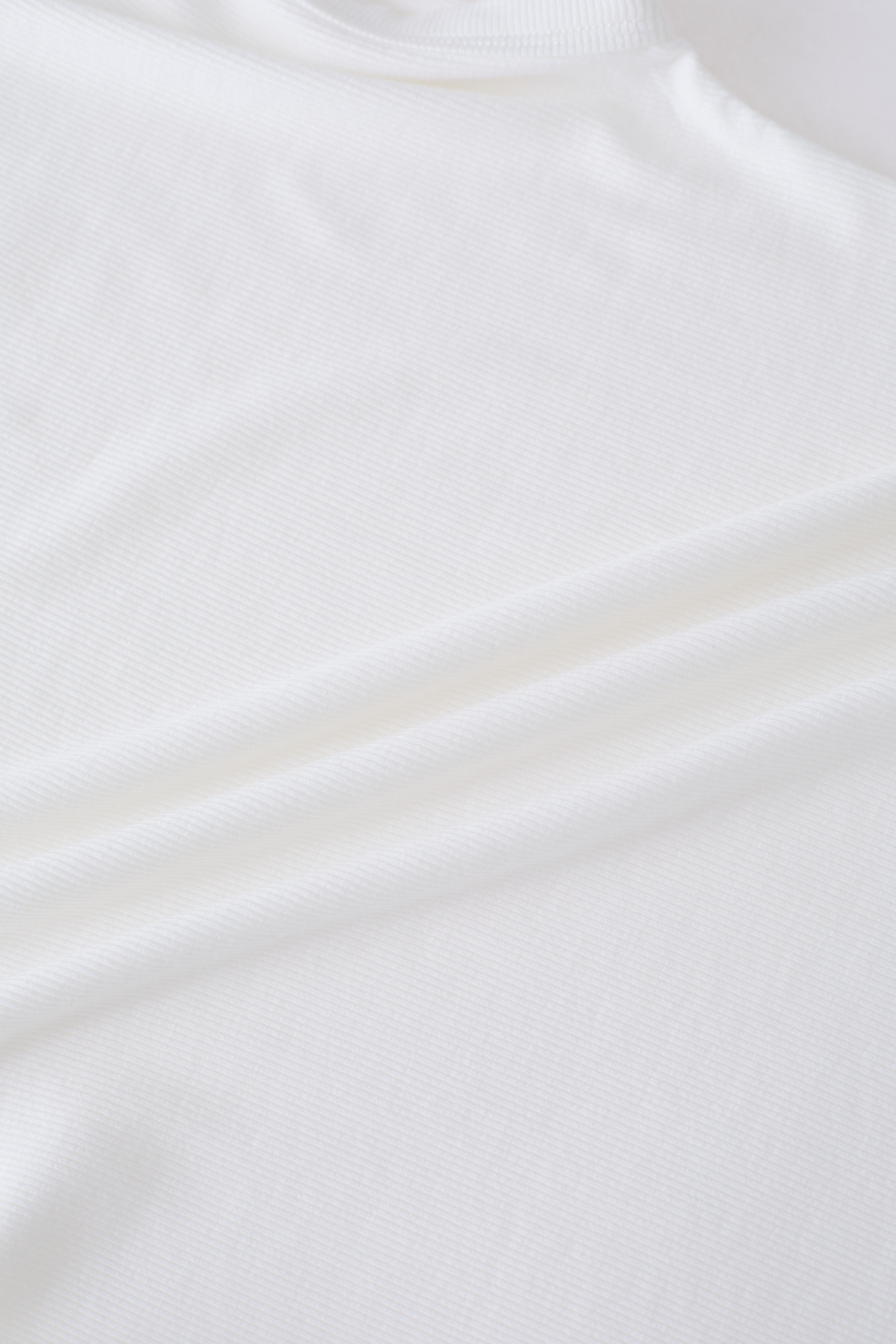Elegant Crew Neck Cotton Crop Top in White