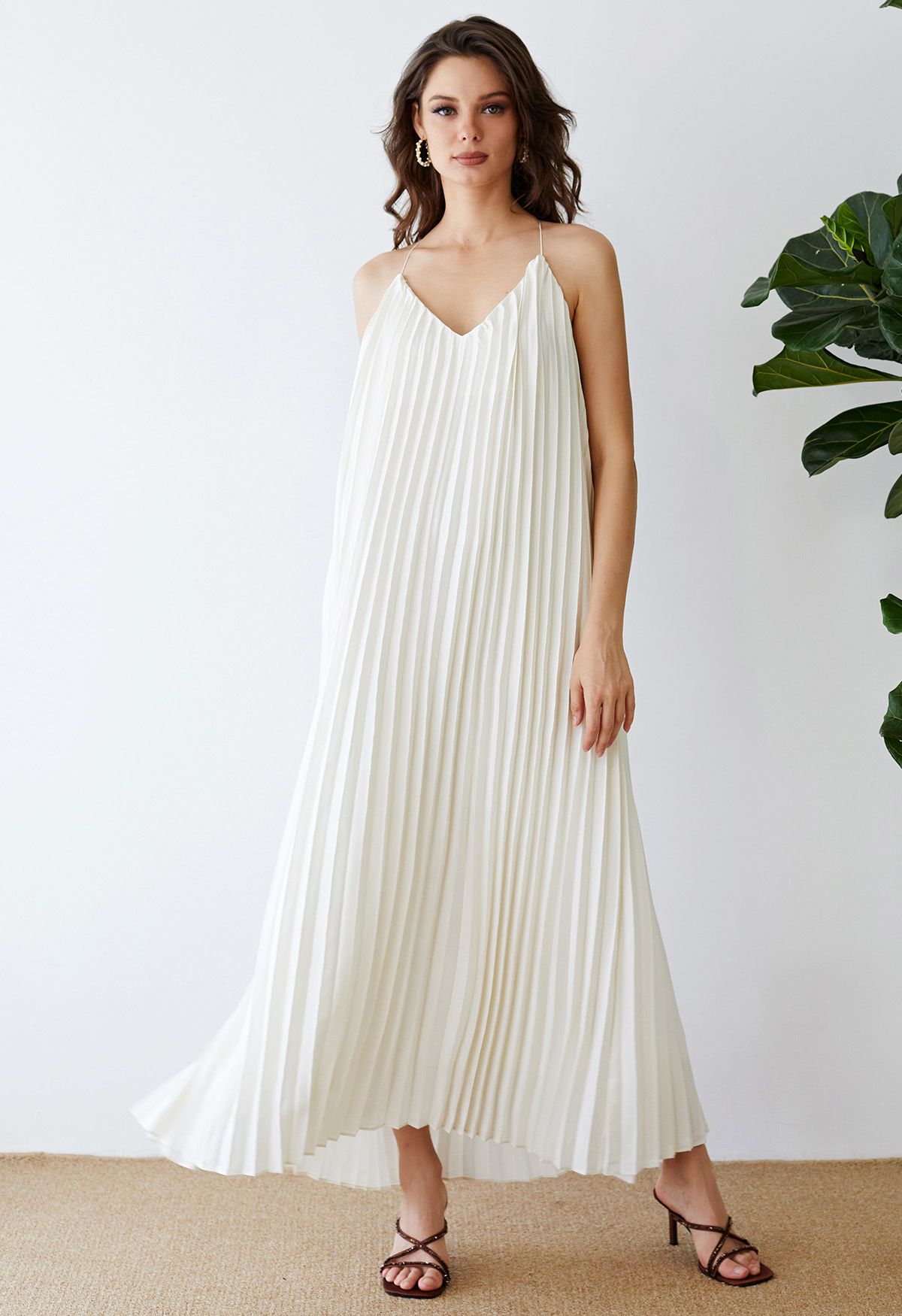 Halter Neck Backless Pleated Maxi Dress in Ivory