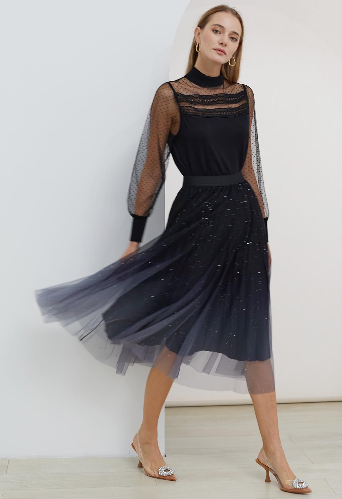 Gradient Mesh Sequined Midi Skirt in Black