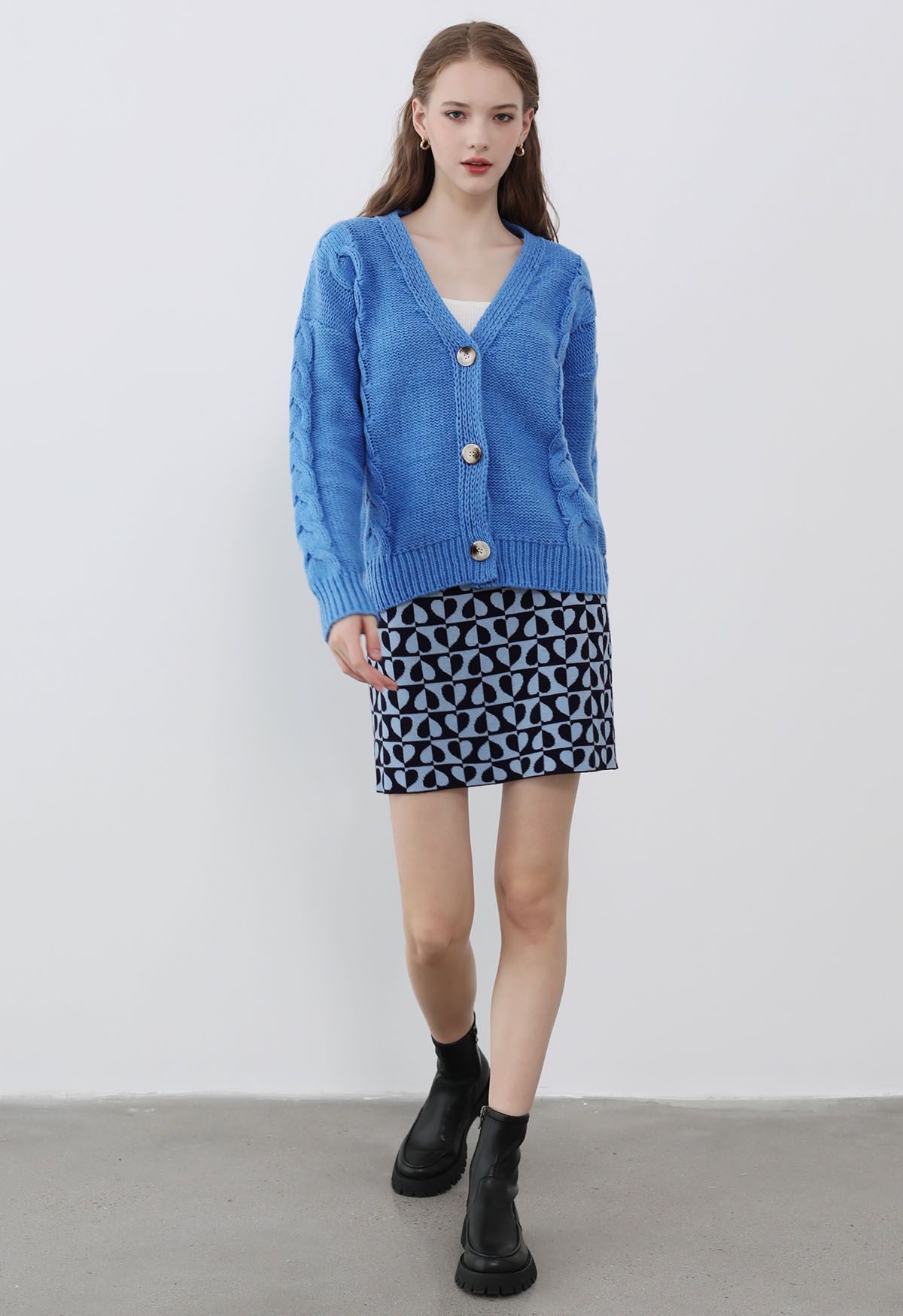Braid Pattern Buttoned Knit Cardigan in Blue