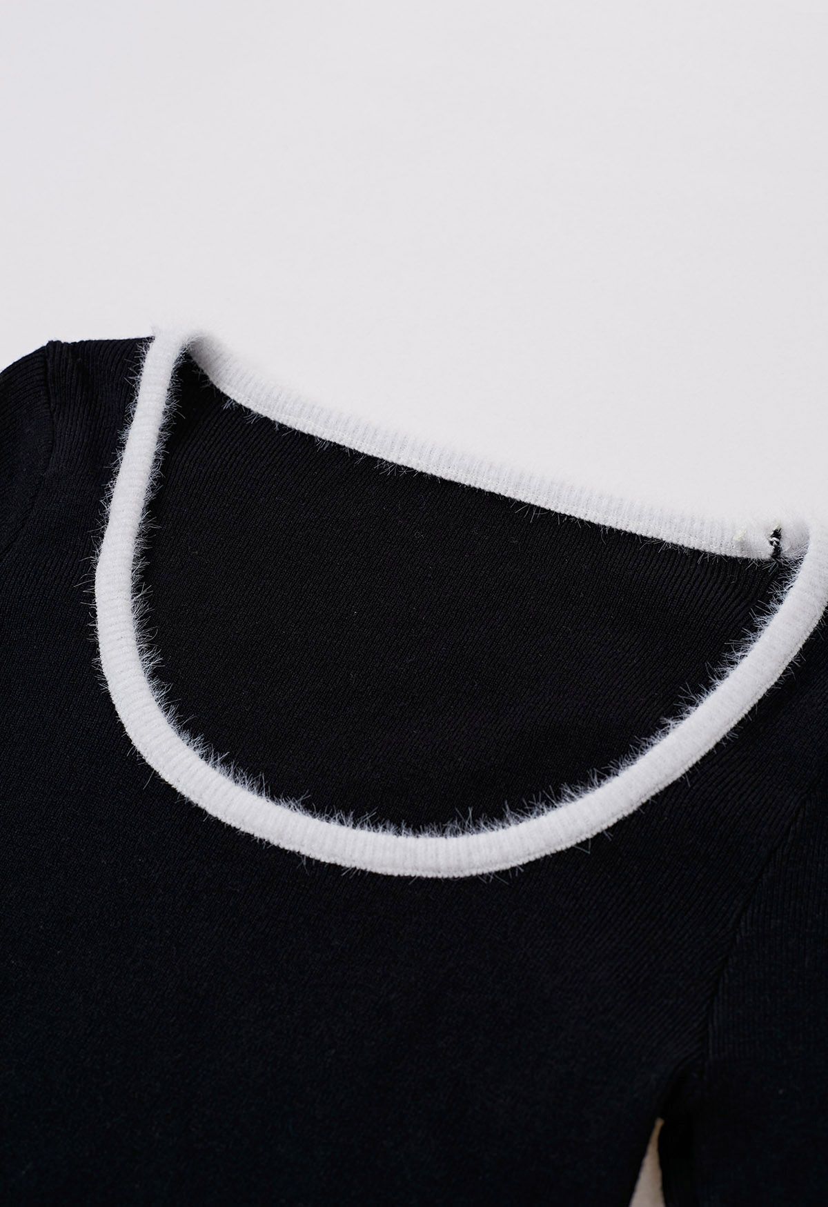 Fuzzy Contrast Edge Scoop Neck Fitted Top in Black