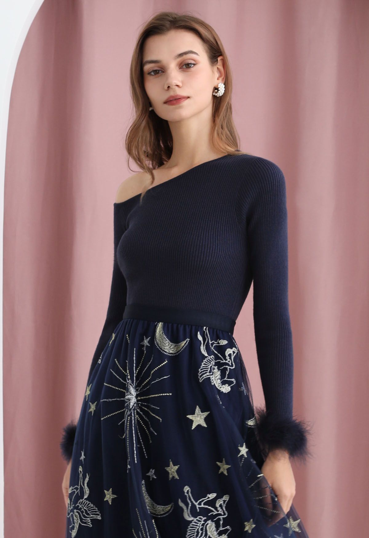 One-Shoulder Feathered Cuffs Knit Top in Navy