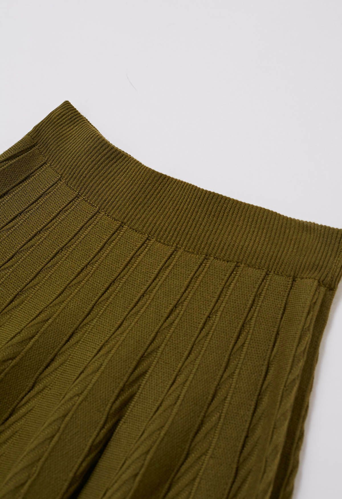 Diagonal Ribbed Pleated Knit Skirt in Army Green
