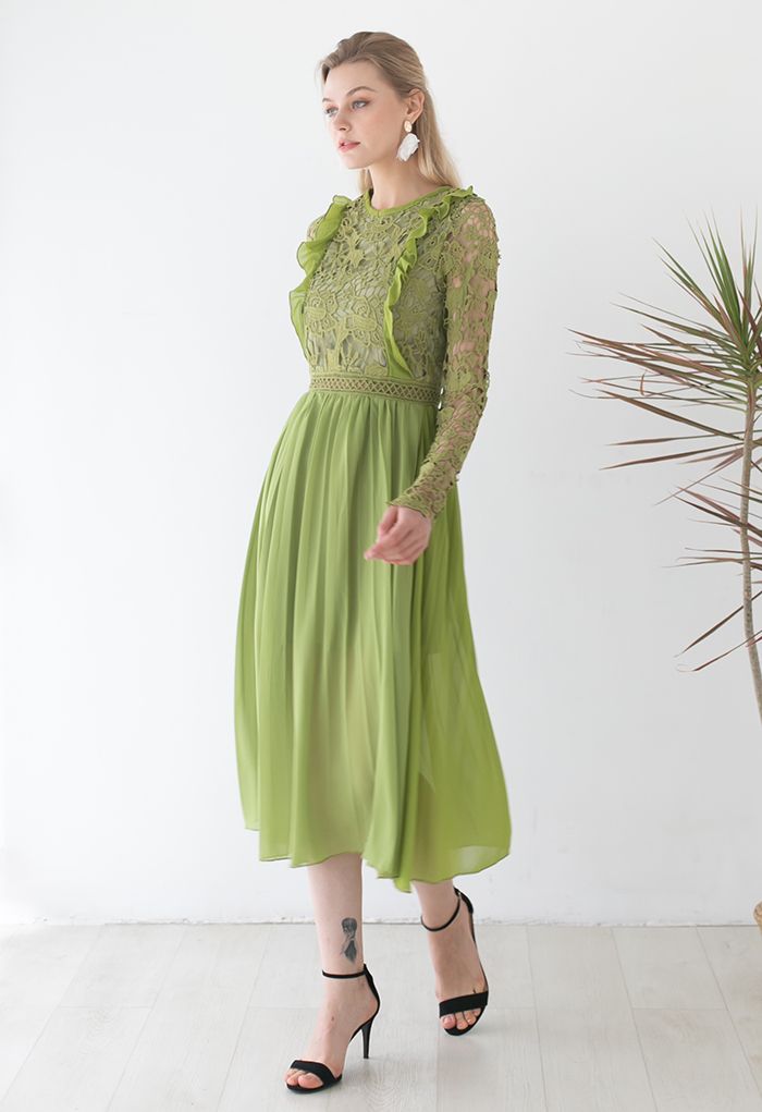 Floral Crochet Chiffon Spliced Pleated Midi Dress in Green