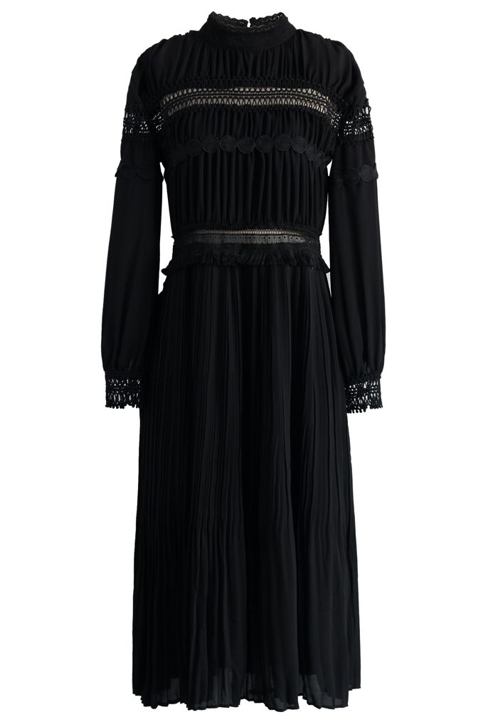Retro Vibe Ruffled Midi Dress in Black