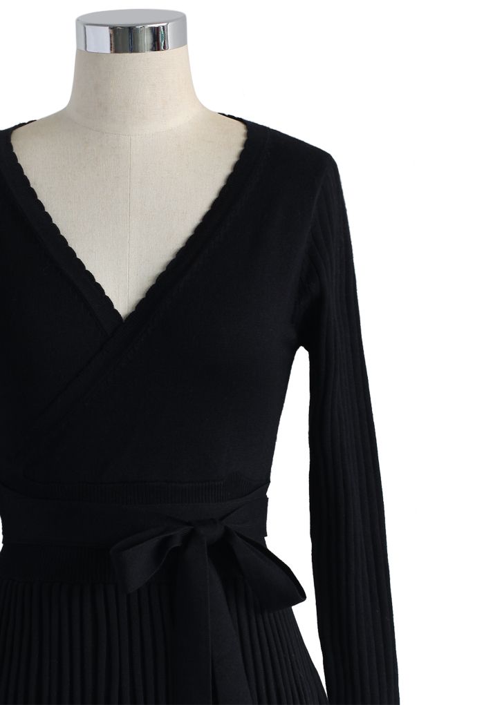 Embrace a Lithe Knitted Dress in Black
