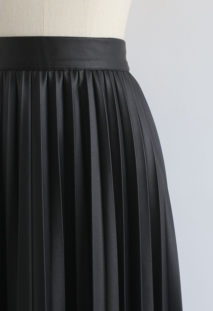 Faddish Gloss Pleated Faux Leather A-Line Skirt in Black - Retro, Indie ...