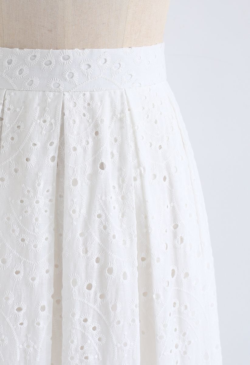Eyelet Beauty Pleated Skirt in White - Retro, Indie and Unique Fashion