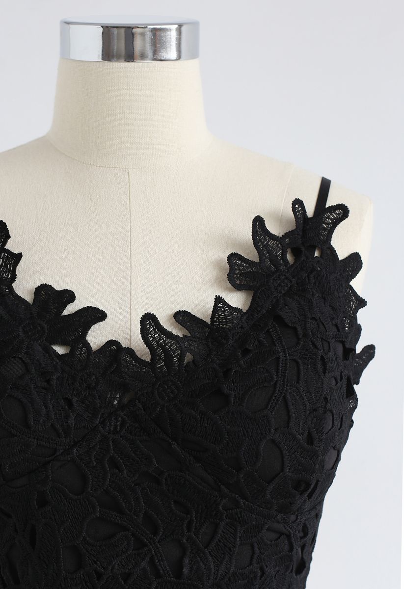 Full Flower Crochet Cami Crop Top in Black