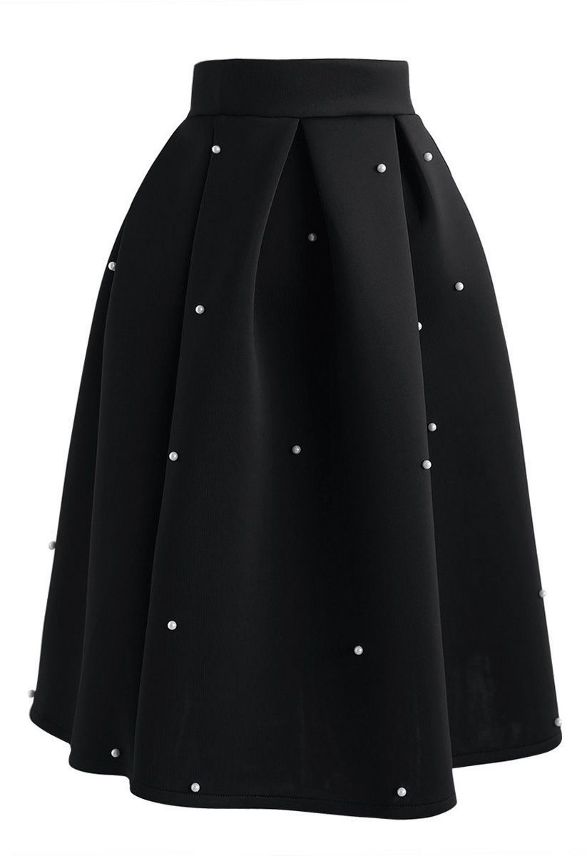 Pearls Bliss Airy Pleated Midi Skirt in Black