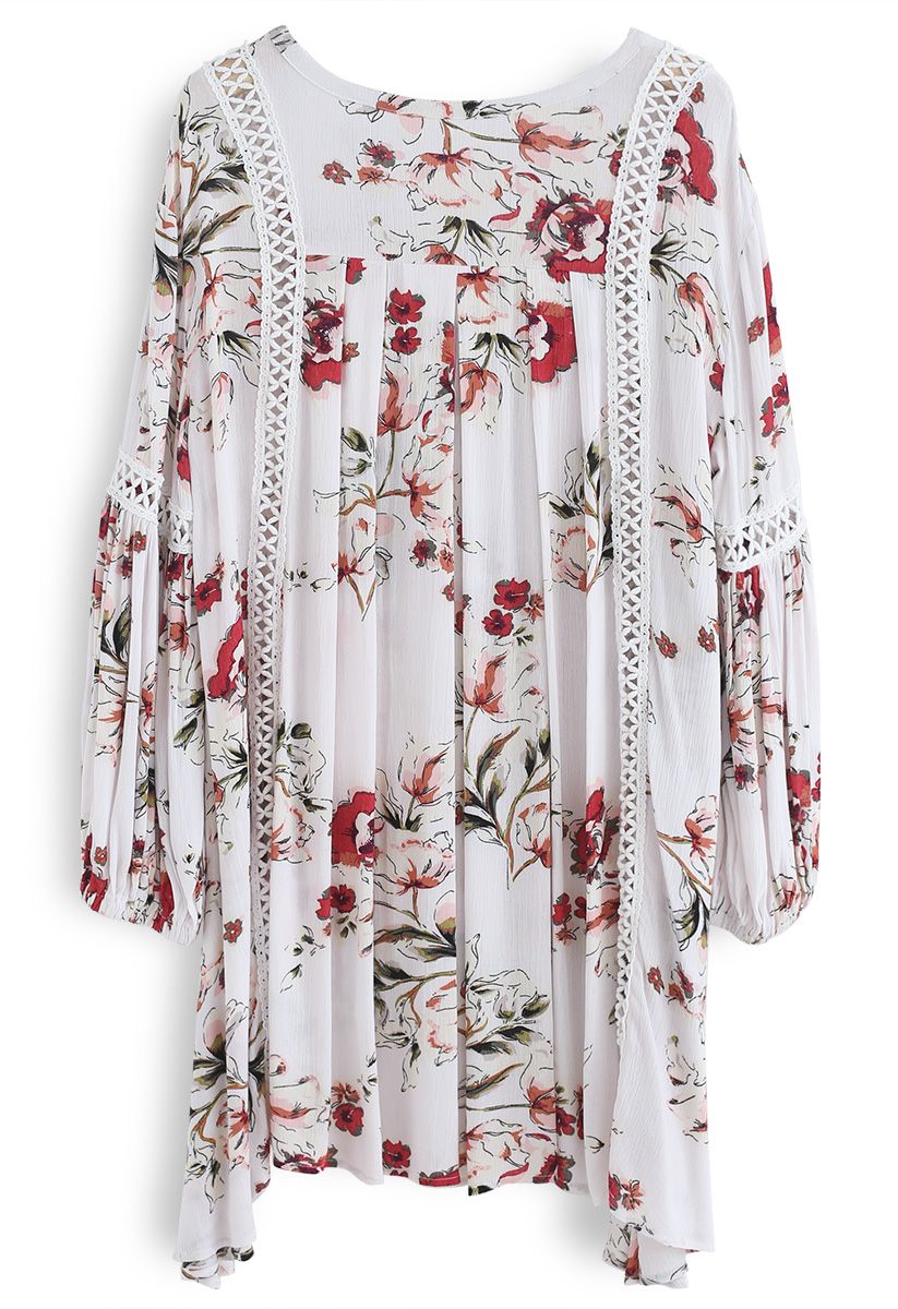 Engrossing Floral V-Neck Tunic in White