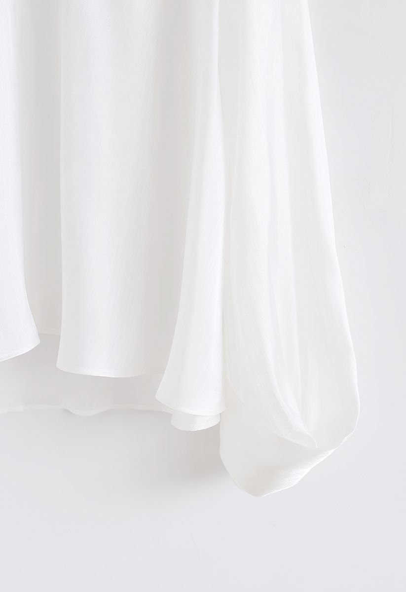 The Trend Never Lies Smock Top in White