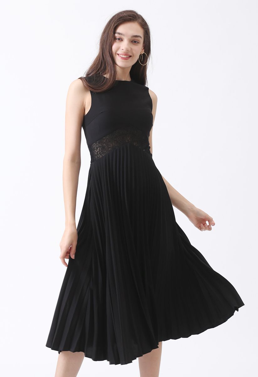 Walk of Fame Lace Inserted Pleated Dress in Black - Retro, Indie and ...