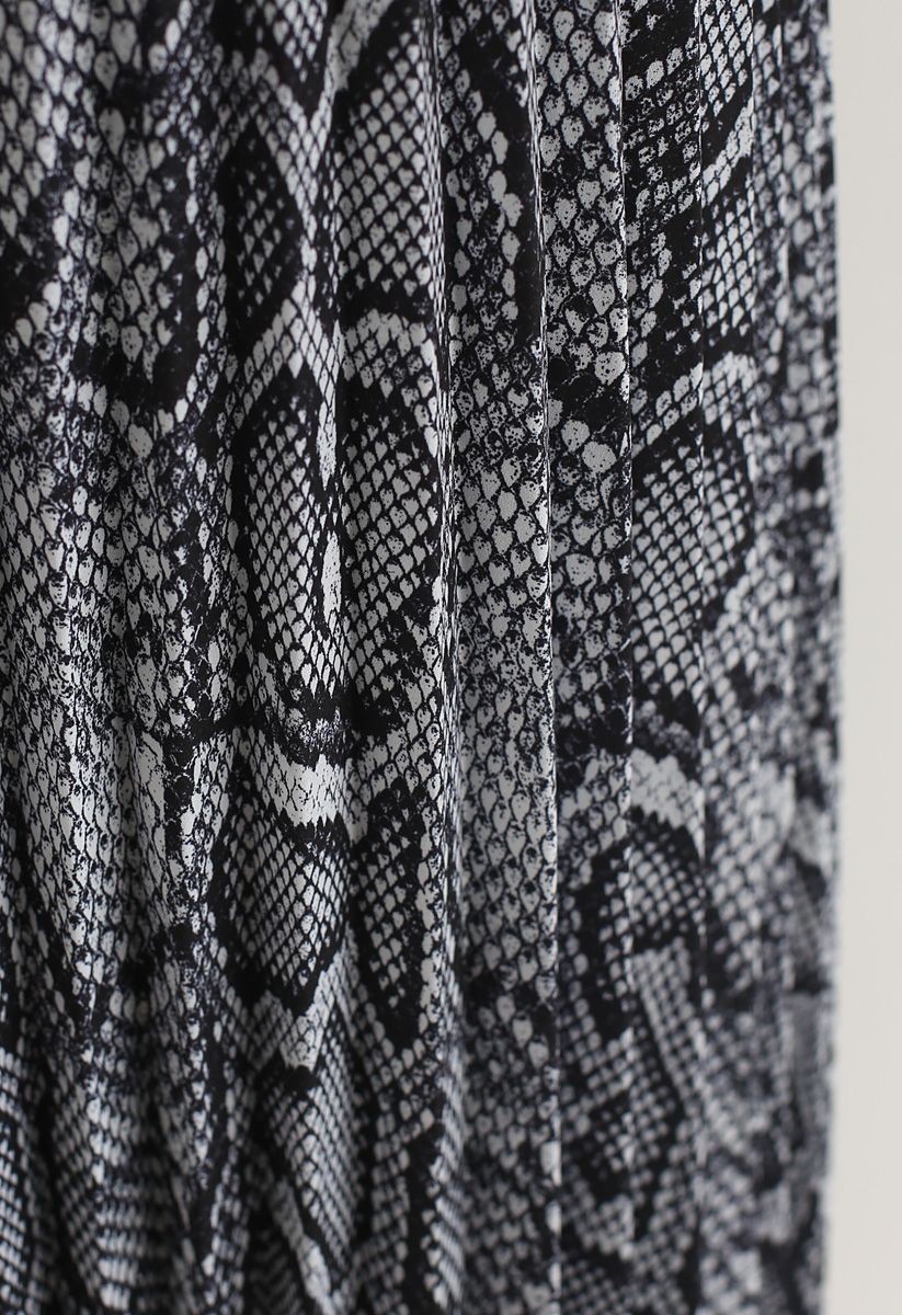 In the Wild Snakeskin Pattern Pleated Skirt in Black