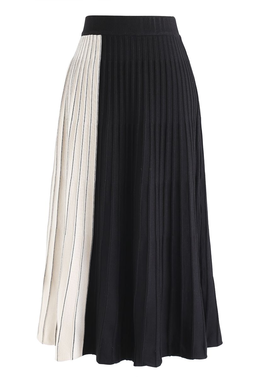 Contrast Pattern Pleated Knit Skirt in Black