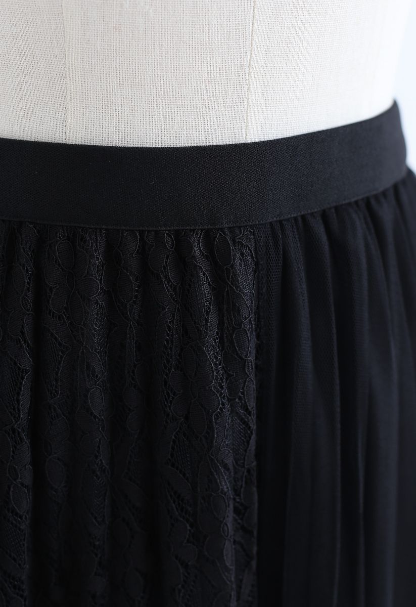 Lace Splicing Tulle Mesh Skirt in Black