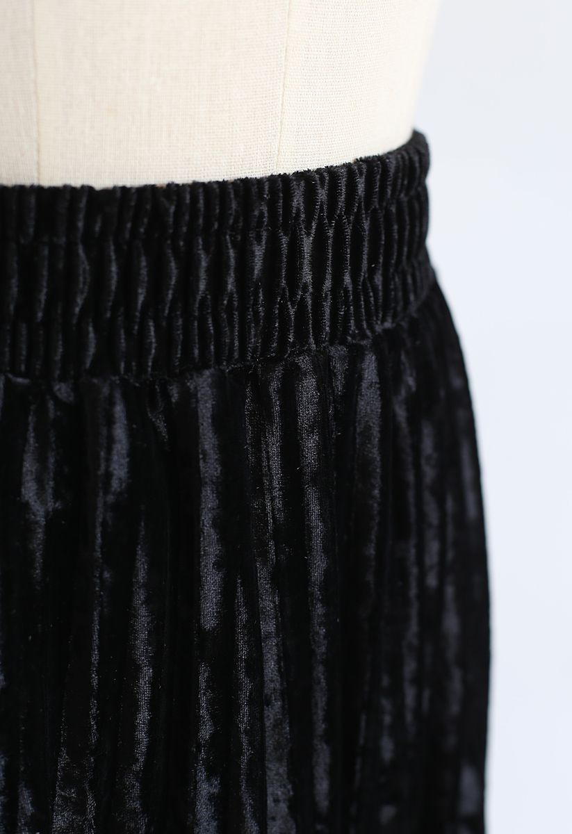 Shiny Velvet Pleated Midi Skirt in Black