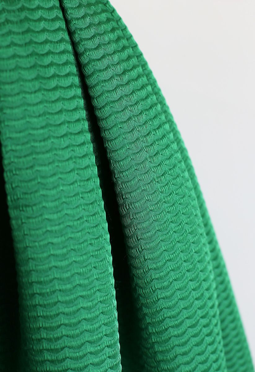 Wavy Texture Pleated Midi Skirt in Green