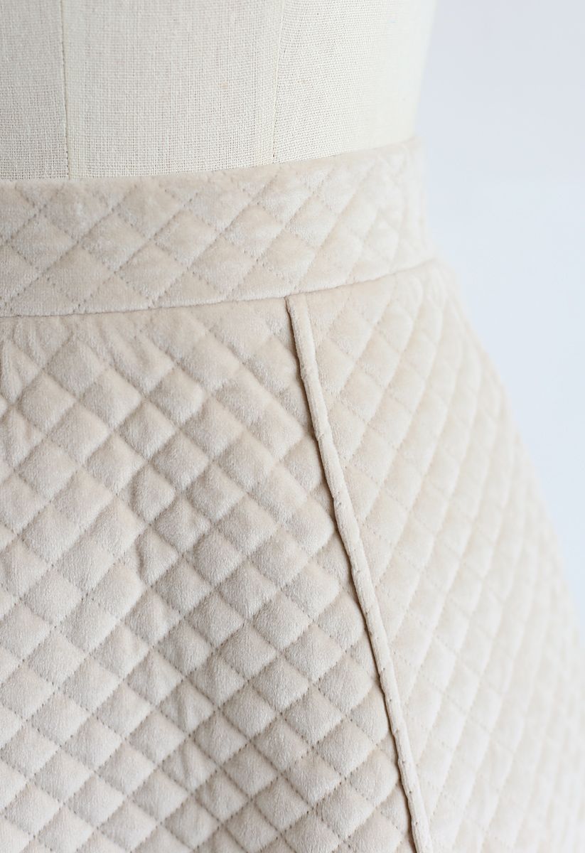 Pockets Quilted Velvet A-Line Midi Skirt in Cream