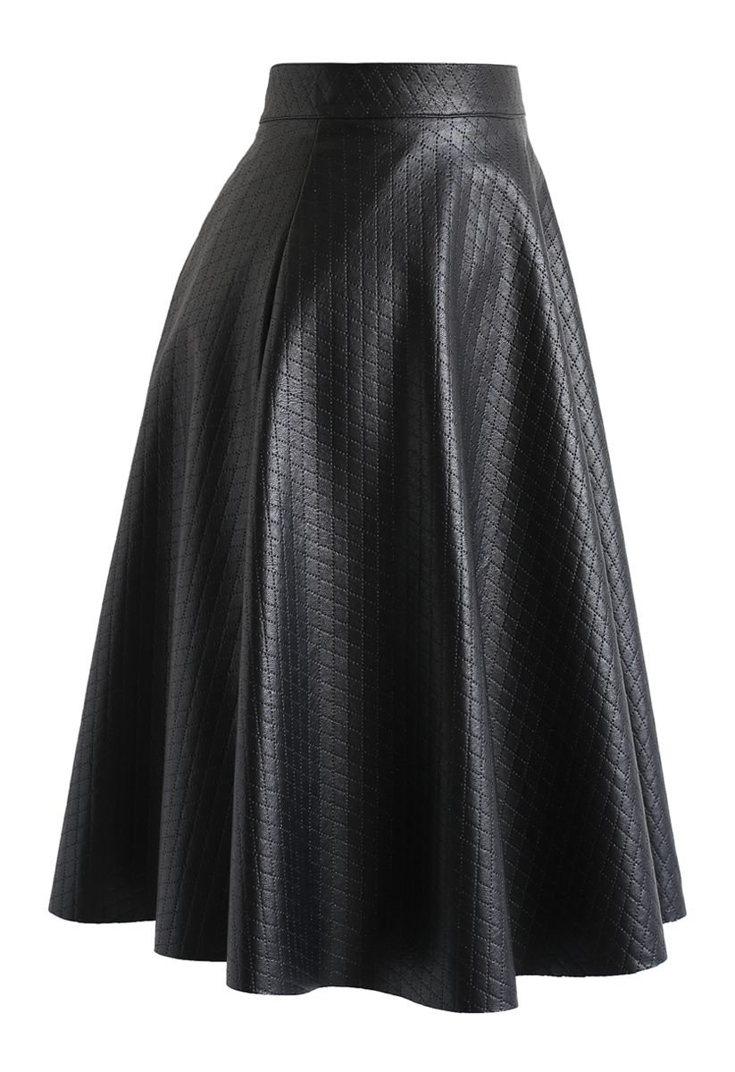 Faux Leather Diamond Quilted Midi Skirt in Black