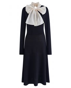 Contrast Bowknot Neckline Knit Dress
